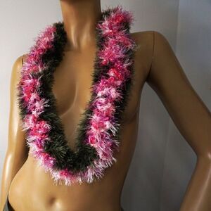 Mays Lei Pink Purple Green Eyelash Yarn Tie-Ribbon With Faux Kukui Nut Unisex